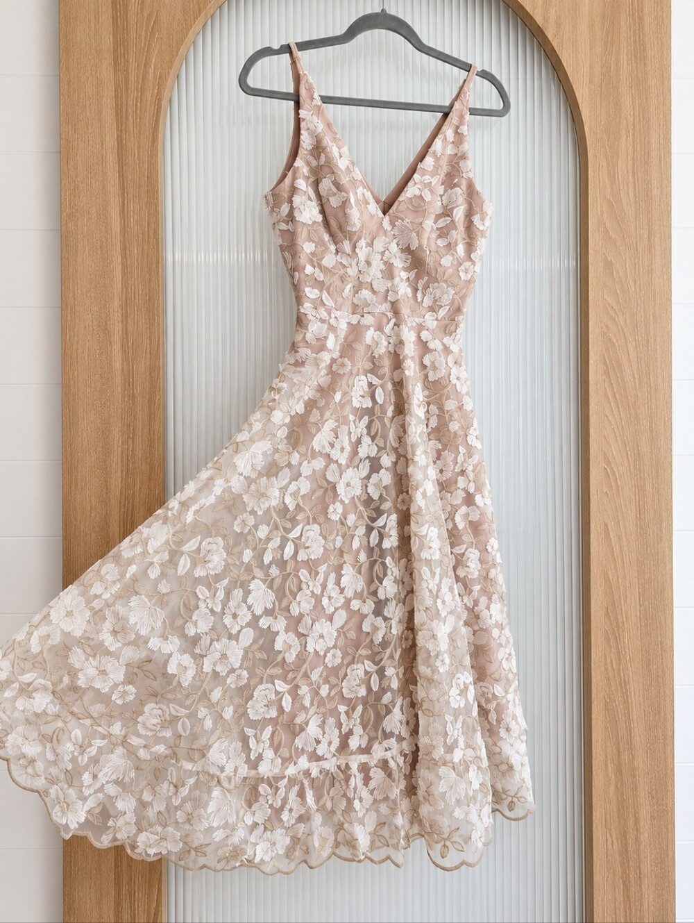 Dress the Population Blush Floral Lace V-Neck Midi Dress, Size 6